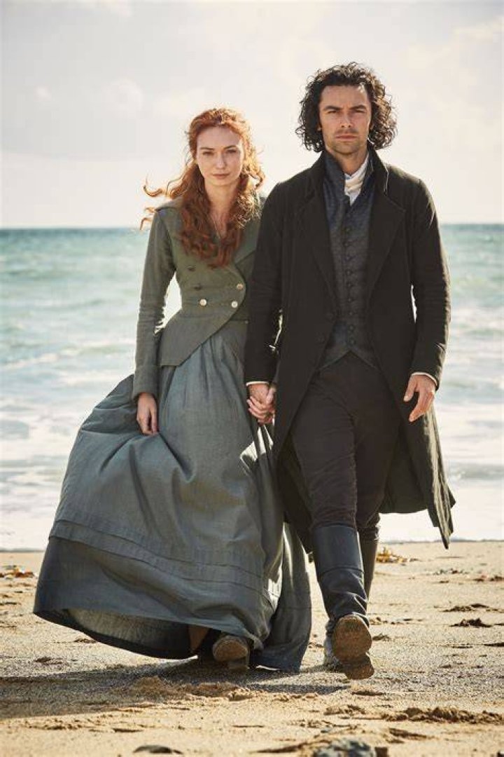 Does Elizabeth remarry in Poldark?