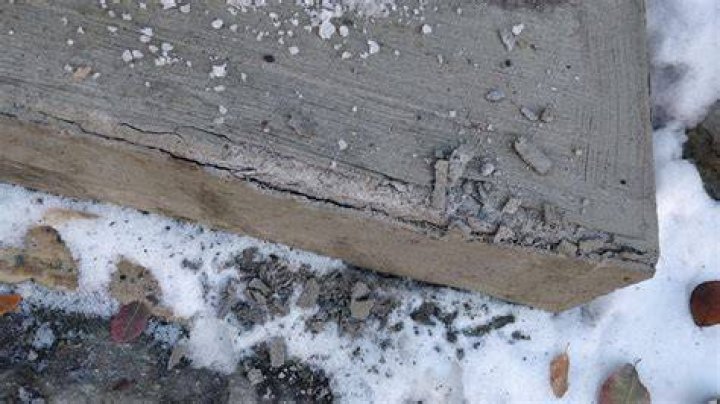 Will concrete crack in cold weather?